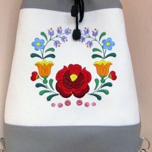 Meet your Posher, Regina